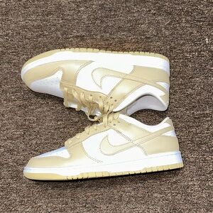 Nike Dunks Tan and White Athletic Shoes size 9.5 new without box